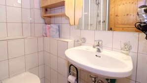 Unclassified image, 5 of 22, button - Peaceful Apartment in Salzburg near Ski Area (Piesendorf)
