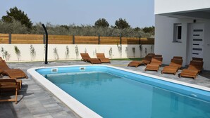 Piscine couverte, piscine extérieure