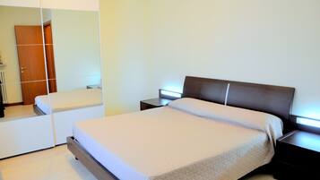 Rumah | 2 kamar tidur dan dilengkapi dengan perabotan berbeda-beda