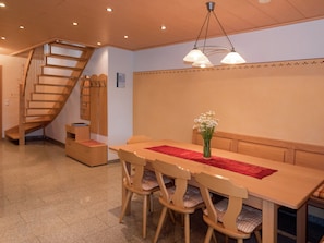 House | Dining