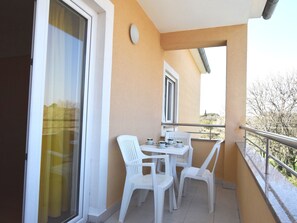 Balcony - Modern Apartment in Pula With Swimming Pool (Medulin)