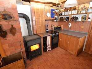Private kitchen - Cozy Holiday Home With Swimming Pool Bohemian (Kraliky)