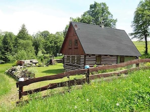 Exterior - Cozy Holiday Home With Swimming Pool Bohemian (Kraliky)