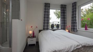 House | 3 bilik tidur, dilengkapkan perabot secara berasingan, cadar katil