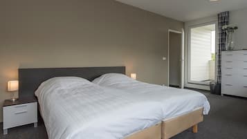 House | 3 bedrooms, individually furnished, bed sheets