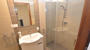 Apartment | Bathroom