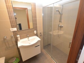 Apartment | Bathroom | Towels - Lovely Apartment With Sauna, Pool,ski Boot Heaters,whirlpool (Rícky v Orlických horách)