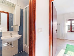 Apartment | Bathroom