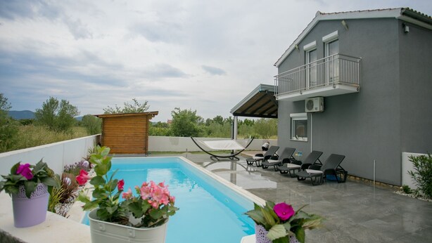 Villa | Pool | Outdoor pool
