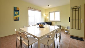 Living room - Gemutliches Appartement in Zierow mit Aussenkamin (Zierow)