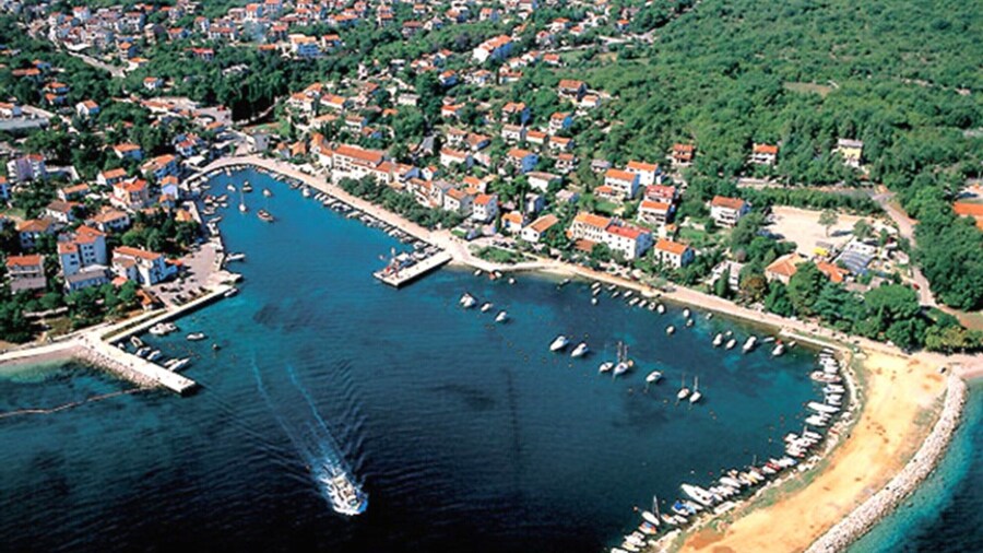 Apartment in Sveti Vid Near the Adriatic