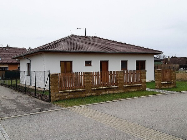 Bungalow | Exterior - Detached Bungalow With Washing Machine in the Fenced Garden in Southern Bohemia (Tyn nad Vltavou)