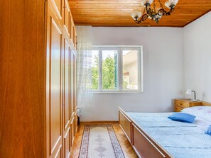 Apartment | 3 bedrooms, individually furnished, bed sheets - Simplistic Apartment in Šibenik near Sea Beach (Sibenik)