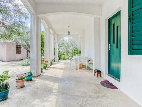 Simplistic Apartment in Šibenik near Sea Beach