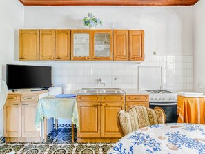 Apartment | Private kitchen - Simplistic Apartment in Šibenik near Sea Beach (Sibenik)