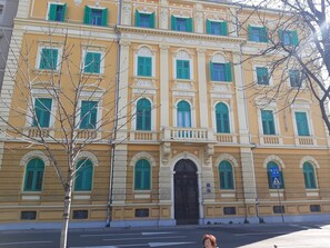 Exterior - Lake-view Apartment in Rijeka Near Trsat Castle (Rijeka)