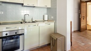 Fridge, oven