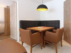 Dining - Luxury Apartment With Sauna in Saalbach-hinterglemm (Saalbach-Hinterglemm)