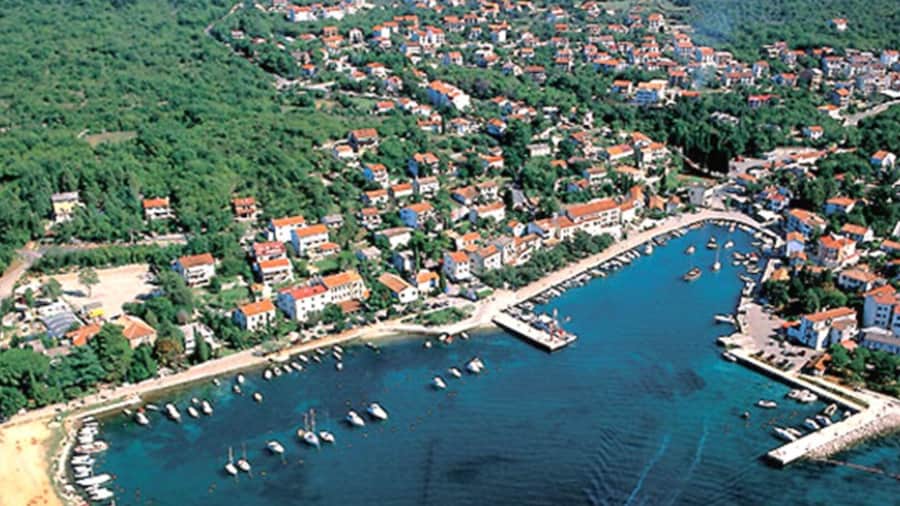 Spacious Apartment With Terrace, Near the Beach