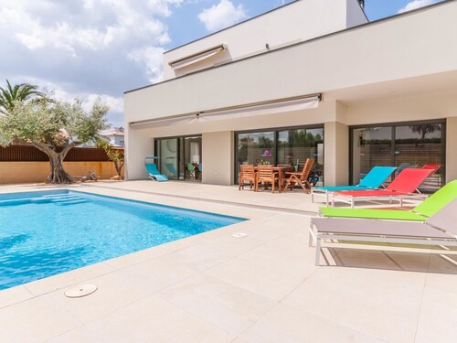 Cozy Villa in Parc Residencial Empúries With Private Pool