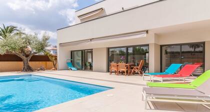 Cozy Villa in Parc Residencial Empúries With Private Pool