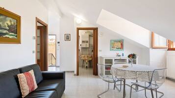 Villa | Dining