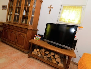 Living room - Chalet in Stikada With Garden, Terrace, Barbecue, Bicycles (Lovinac)