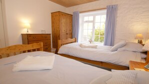 Room - Get Away From it all and Escape to Historic Holmhead Farm Cottage (Brampton)
