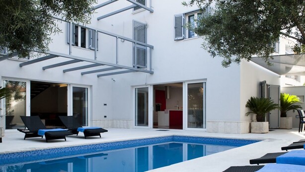 Pool - Modern Apartment With Private Pool in Split (Split)