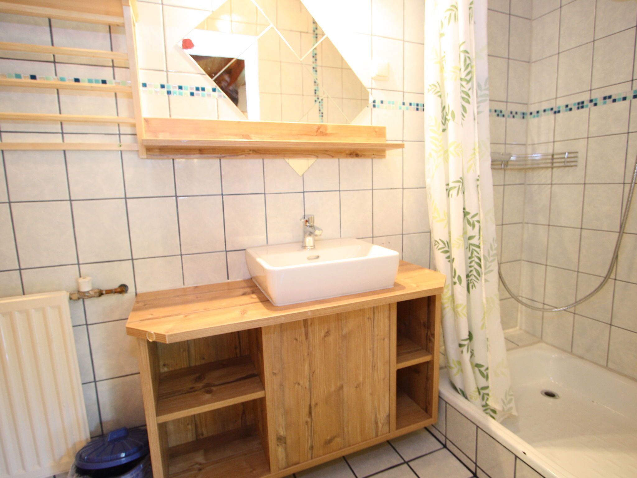 Shower, towels