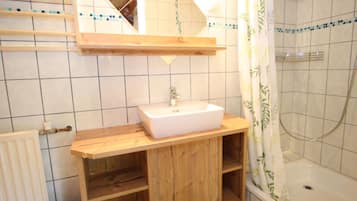 Shower, towels