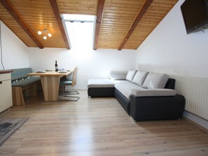 Living room - Cozy Apartment in Embach Near Forest (Lend)