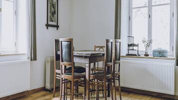 Apartment | Dining