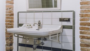 Apartment | Badezimmer