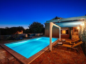 Pool - Lovely Holiday Home With Private Pool, Home Gym, Traditional Tavern, Stone BBQ (Benkovac)