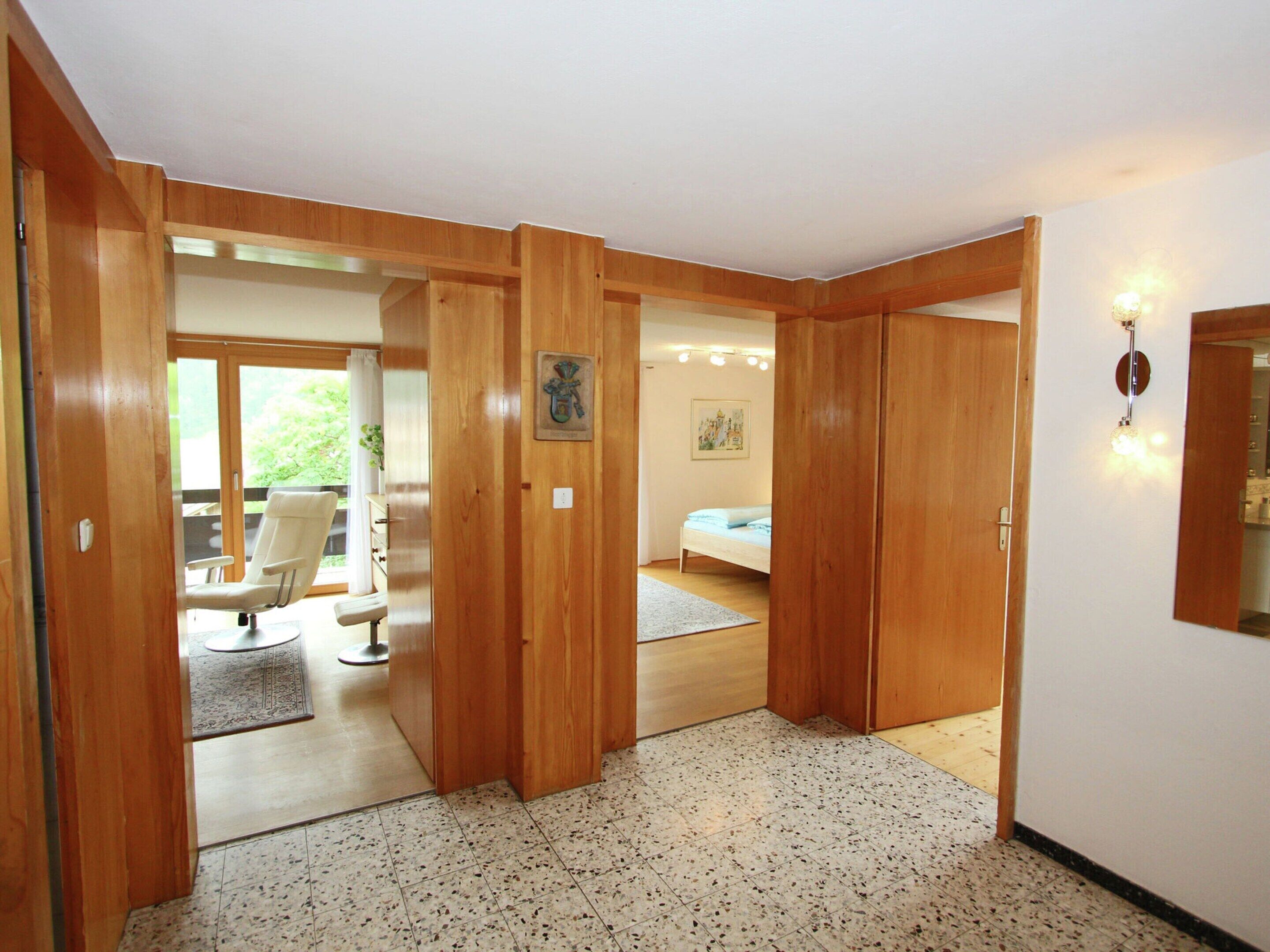 Nhà | 4 phòng ngủ, trang bị nội thất với thiết kế riêng biệt, bộ trải giường 