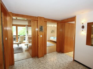 4 bedrooms, individually furnished, bed sheets - Modern Holiday Home With Mountain View (Bezau)