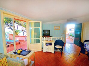 House | Living room - Cozy Holiday Home in Monte Argentario With Private Garden (Monte Argentario)