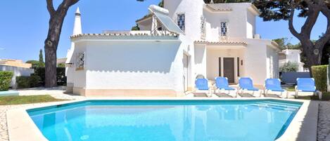 Villa | Pool | Indoor pool, outdoor pool