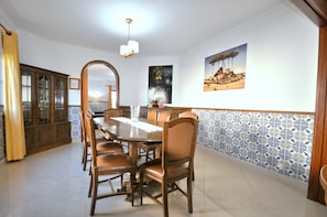 Villa | Dining - Villa in Typical Portuguese Style, Quiet Area of Vilamoura With Private Pool (Loulé)