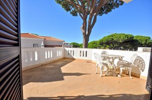 Villa | Balcony
