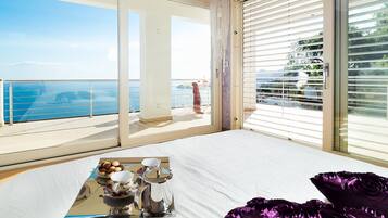 Villa | 4 bedrooms, individually furnished, iron/ironing board, bed sheets