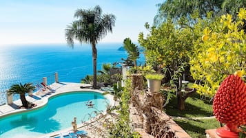 Villa | Pool | Indoor pool, outdoor pool