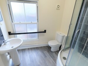Apartment | Bathroom | Shower