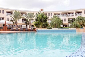 Apartment | Pool | Outdoor pool - Chic Apartment Surrounded by Tropical Garden (Willemstad)