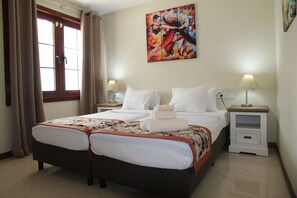 Apartment | 2 bedrooms, iron/ironing board, bed sheets