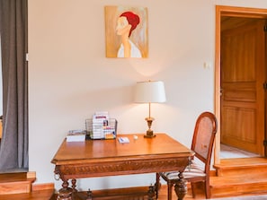 3 bedrooms, individually furnished, bed sheets