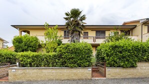 Unclassified image, 3 of 40, button - Elegant Apartment in Bibbona - Livorno With Private Terrace (Bibbona)