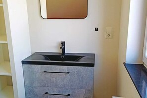 House | Private kitchen | Highchair - Pleasant Holiday Home With Infrared Sauna (Durbuy)