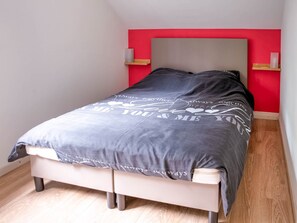 5 chambres, ameublement personnalisé, draps fournis